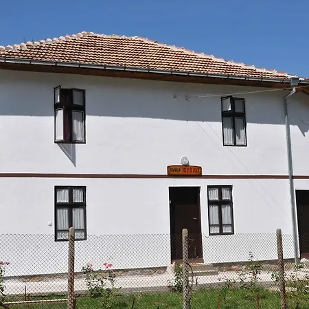 Гостевой дом House Sheila *